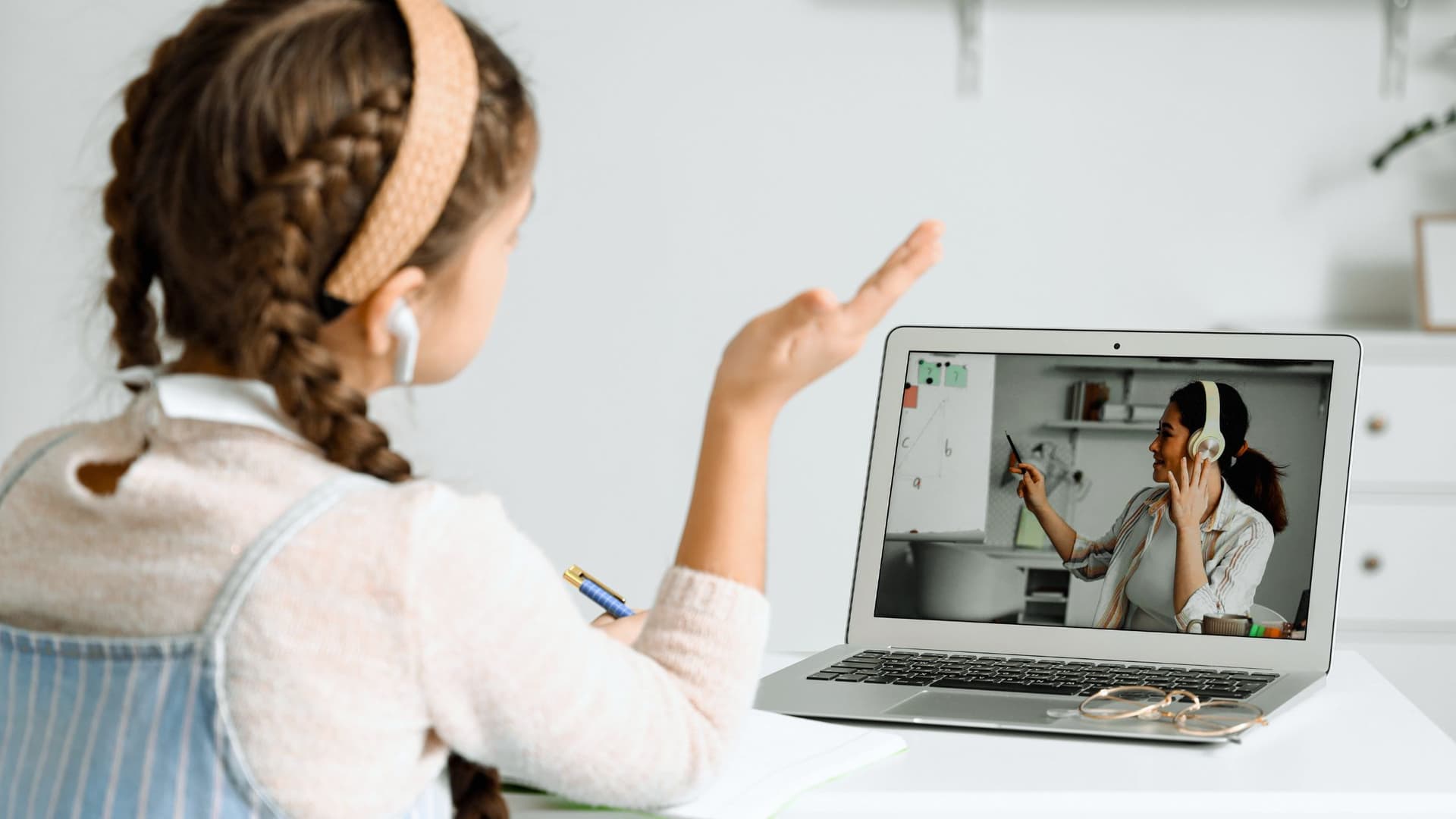 Why Online Math Tutoring Works Best for Children?